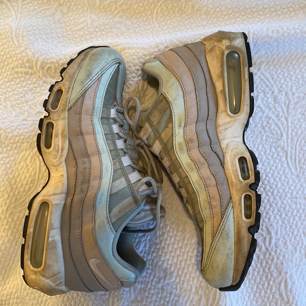 Pink Nike 97s- need a good clean but no scruffs